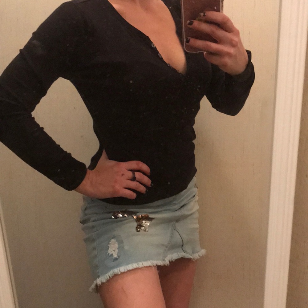 Black button down Henley! Cute!